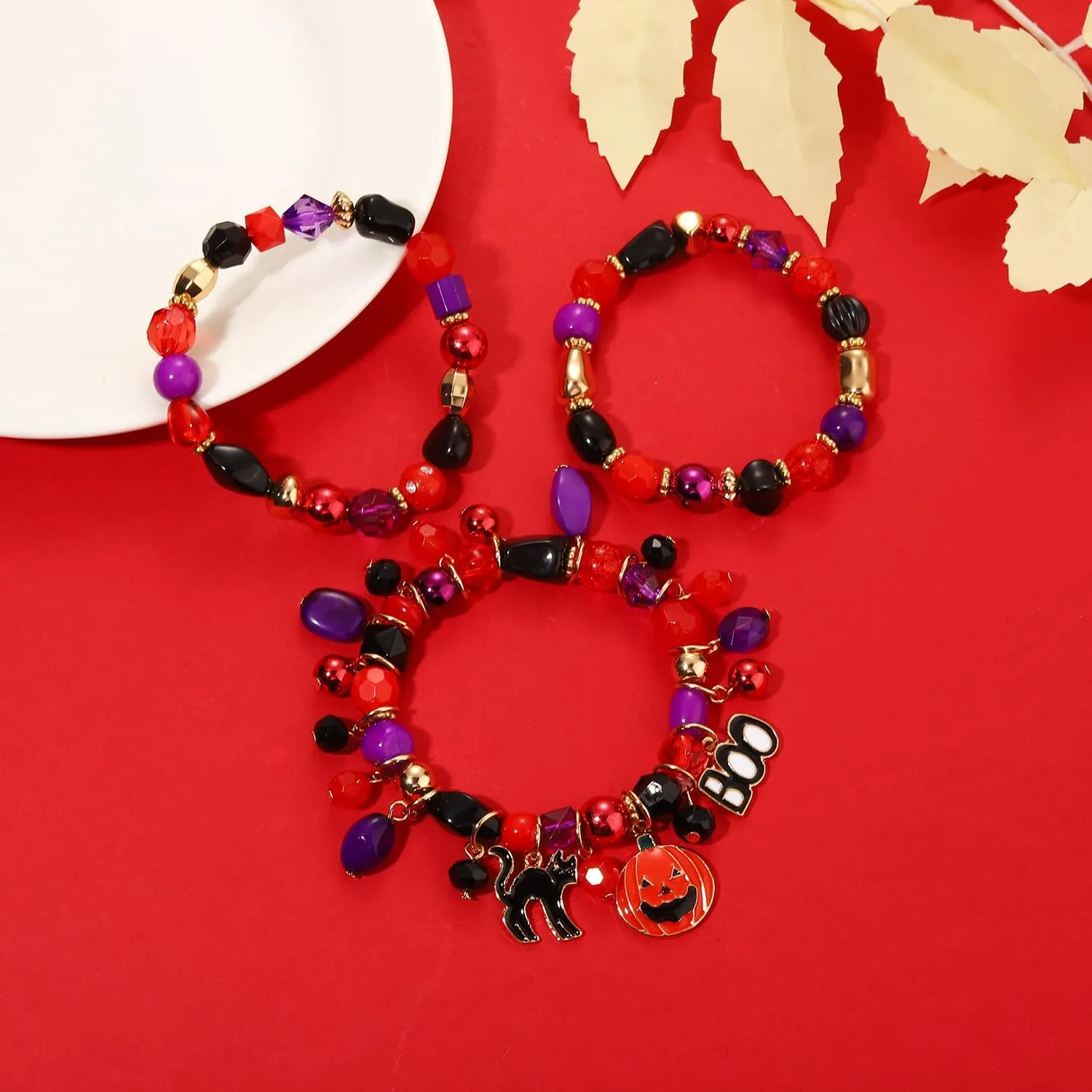 3PCS Mardi Gras Bracelets for Women Glitter Fleur De Lis Mask Jester Hat Charm Bracelets Beaded Stretch Bracelet Set for Carnival Parade Outfits Mardi Gras Accessory