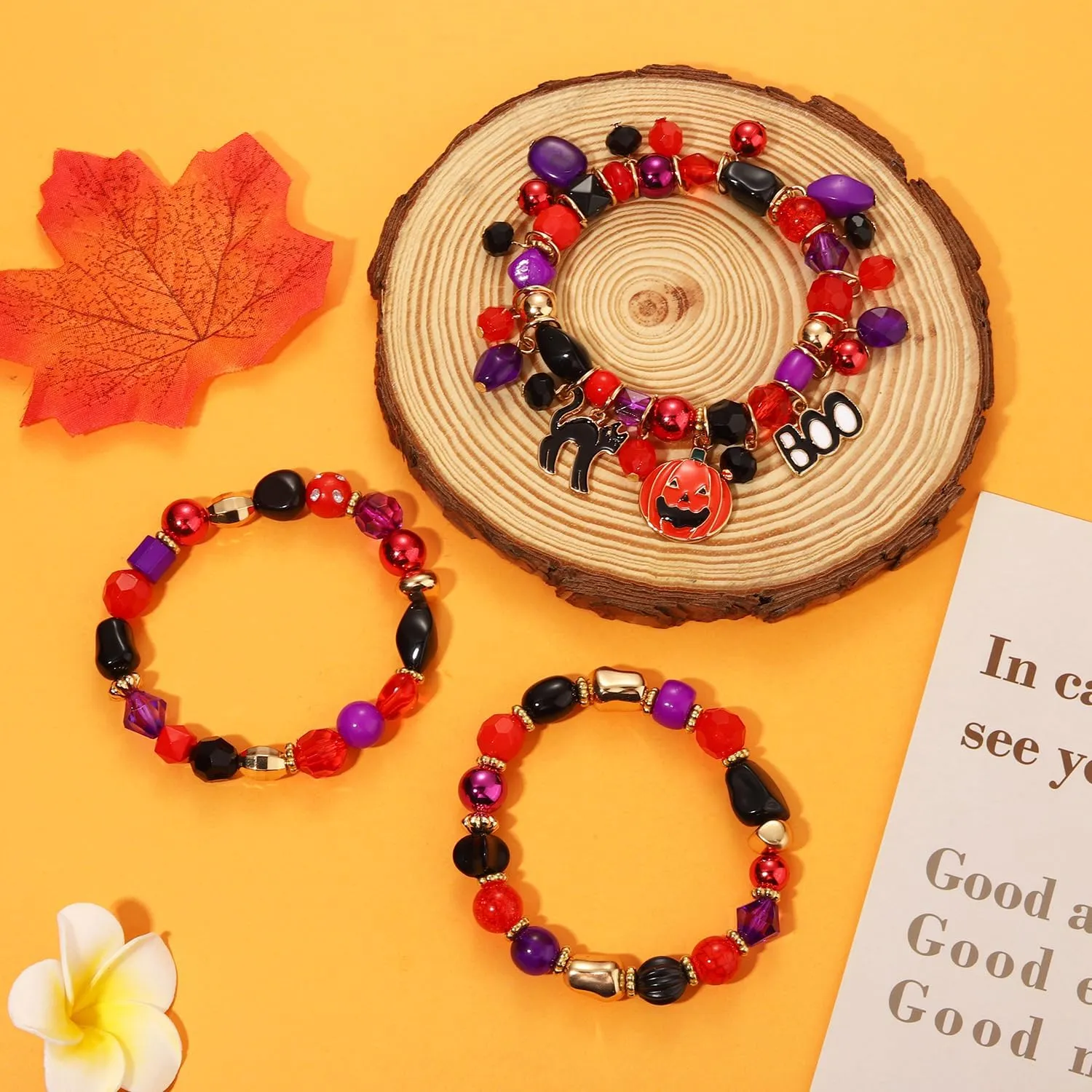 3PCS Mardi Gras Bracelets for Women Glitter Fleur De Lis Mask Jester Hat Charm Bracelets Beaded Stretch Bracelet Set for Carnival Parade Outfits Mardi Gras Accessory