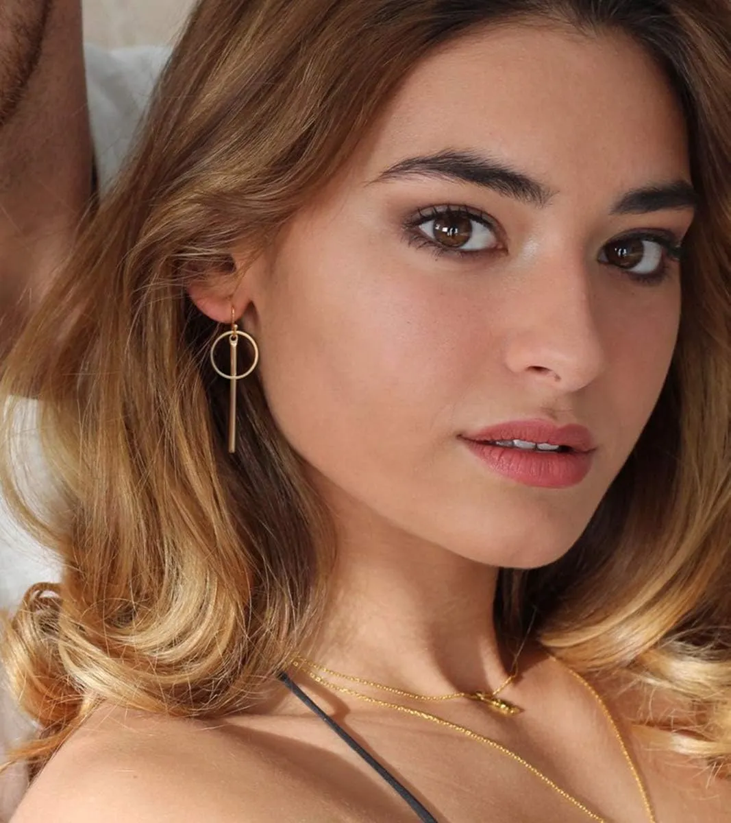 Aobei Pearl 18K Gold/Platimun Plated Brass Long Vertical Bar Drop Dangle Earring Minimal Hanging Earrings Geometric jewelry for Women
