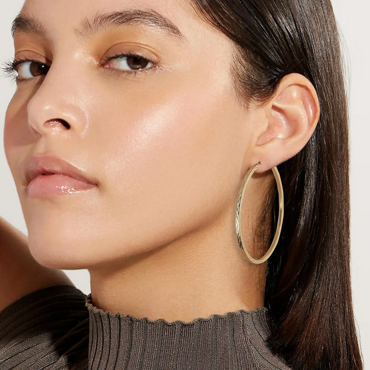 BMMYE Gold Hoop Earrings for Women Lightweight 14K Gold Plated Earrings Hypoallergenic Earrings Big Hoop Earrings for Women 40/50/60/70MM
