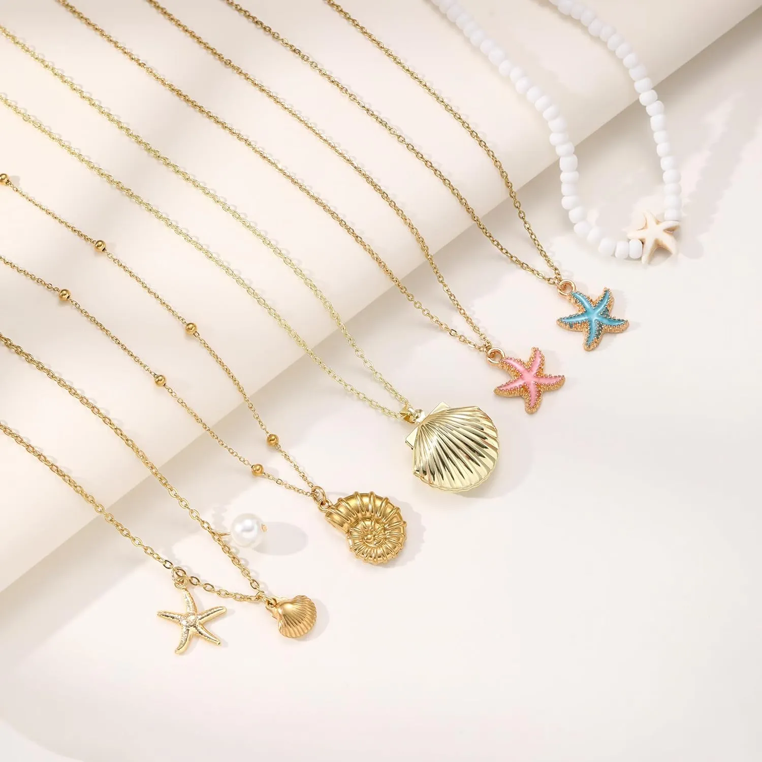 Btysun Beach Necklace, Summer Necklace for Women Teen Girl Gifts Trendy Stuff 14k Gold Necklace Conch Shell Starfish Pendant Necklace Stocking Stuffers for Teens Birthday Christmas Jewelry