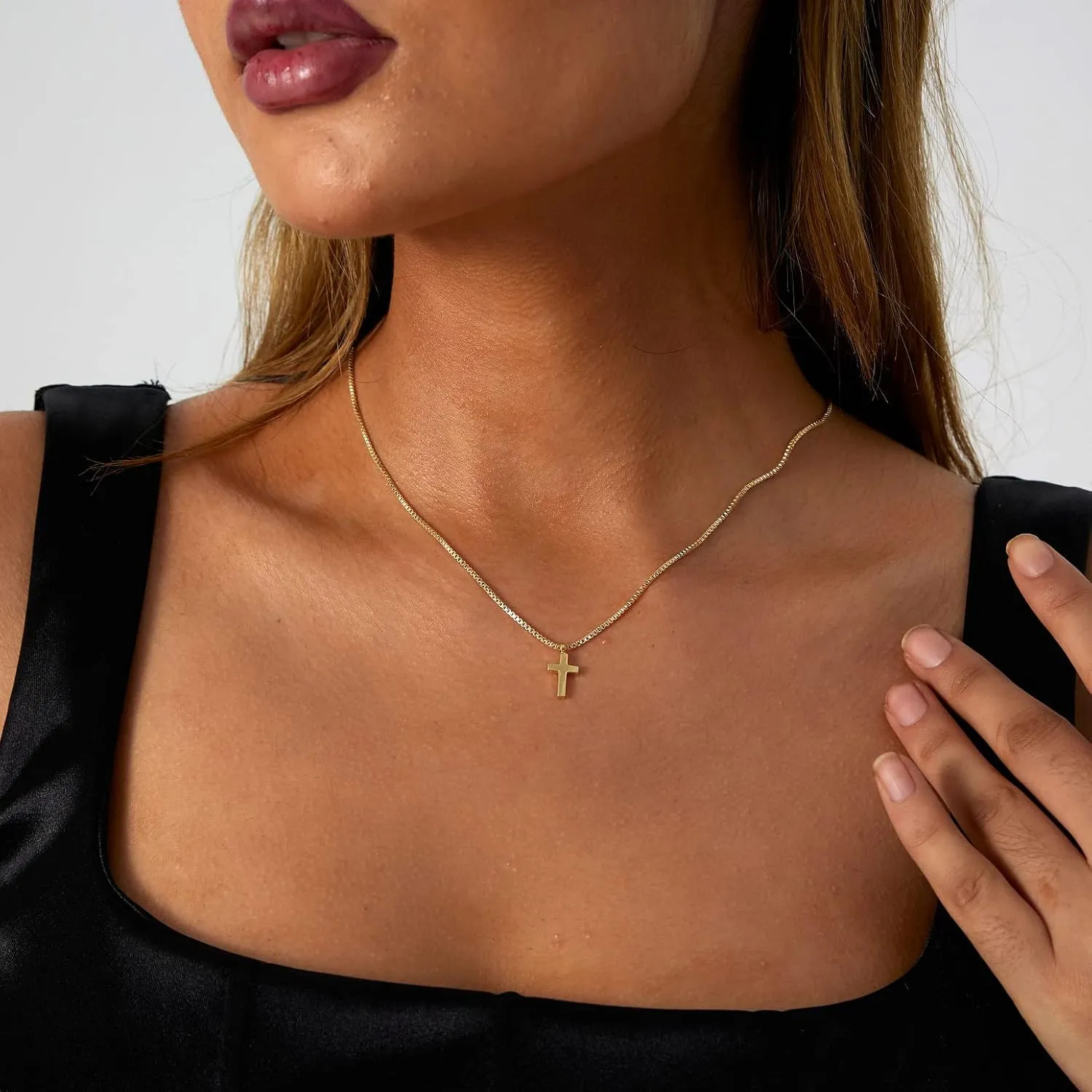 CAROVO Dainty Gold Necklace for Women 14K Plated Layered Chain Necklaces Trible Layering Paper Clip Chain Hammered Disc Link Necklace Shiny Twisted Rope Chain Necklace Jewelry