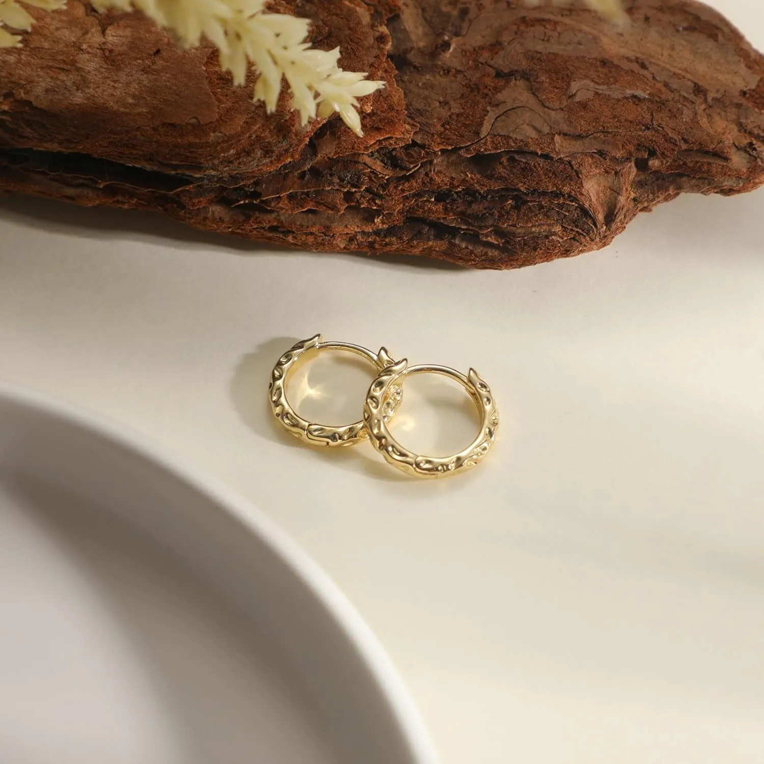 CAROVO Gold/Silver Hoop Earrings for Women, 14K Gold Plated Cute Hoop Earrings Dainty Gold Earrings Lightweight Hypoallergenic Paperclip Twist Rope Hammered Diamond Small Gold Earrings Jewelry Gifts for Women