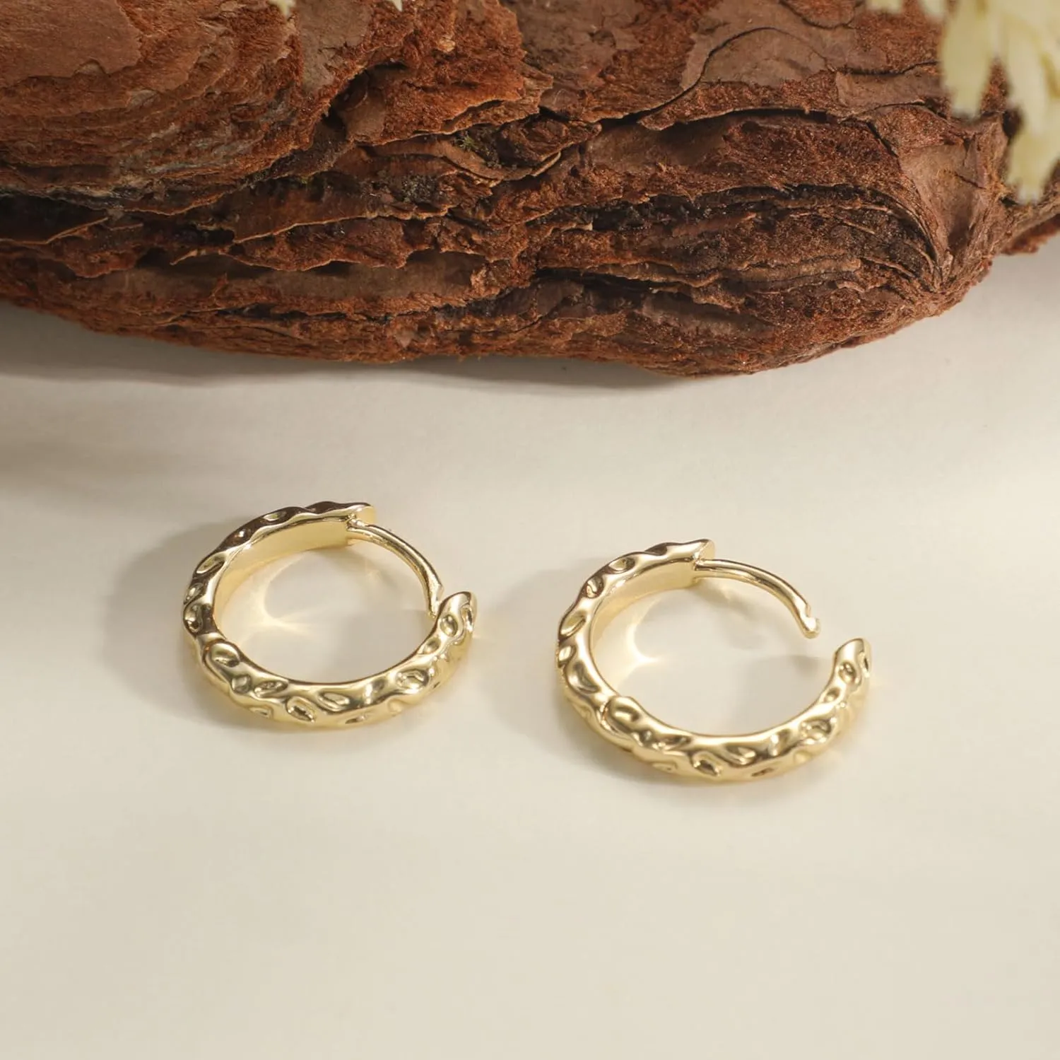 CAROVO Gold/Silver Hoop Earrings for Women, 14K Gold Plated Cute Hoop Earrings Dainty Gold Earrings Lightweight Hypoallergenic Paperclip Twist Rope Hammered Diamond Small Gold Earrings Jewelry Gifts for Women