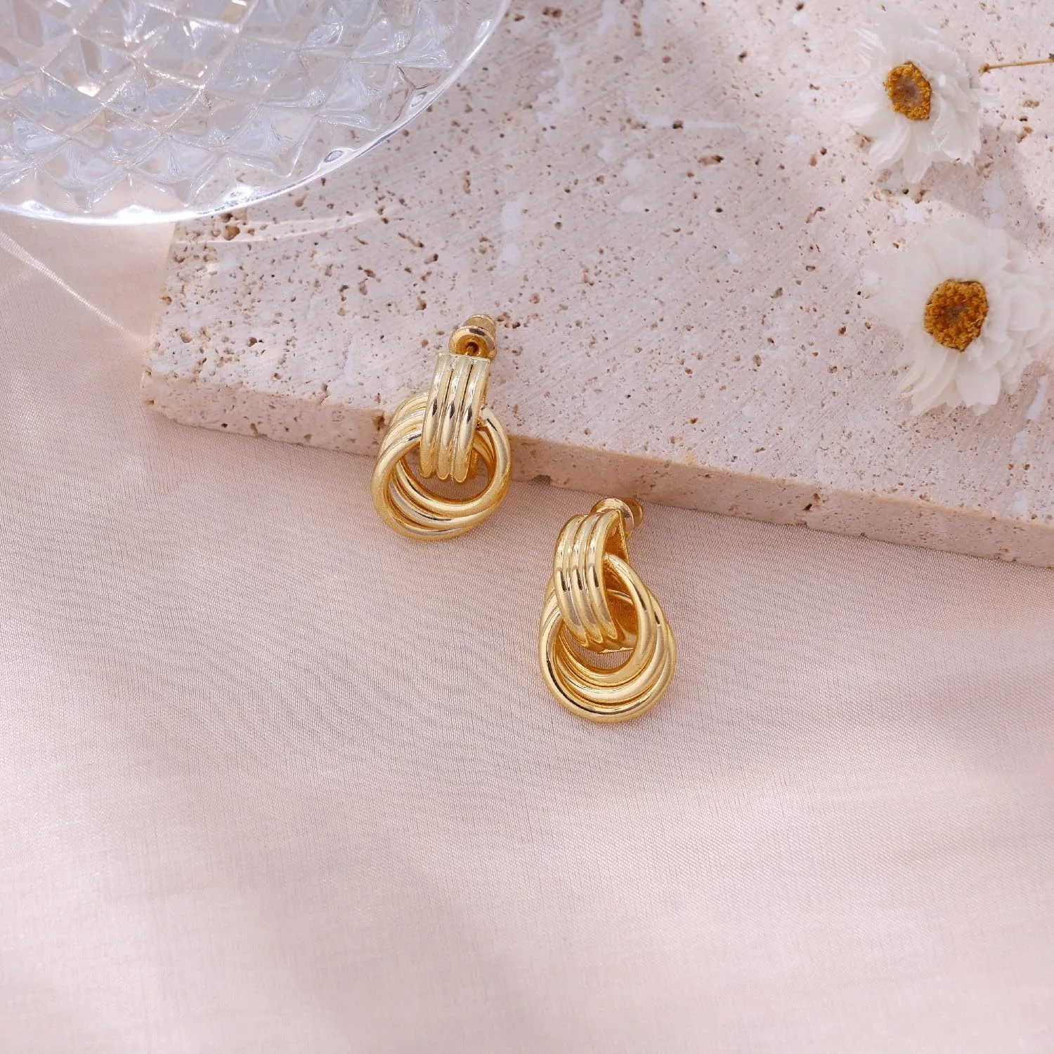 Chunky Gold Earrings for Women, 14k Gold Plated Statement Geometric Round Stud Earrings Hypoallergenic Gold Earrings for Women Trendy Thick Chunky Stud Earrings Fashion Gold Jewelry for Women