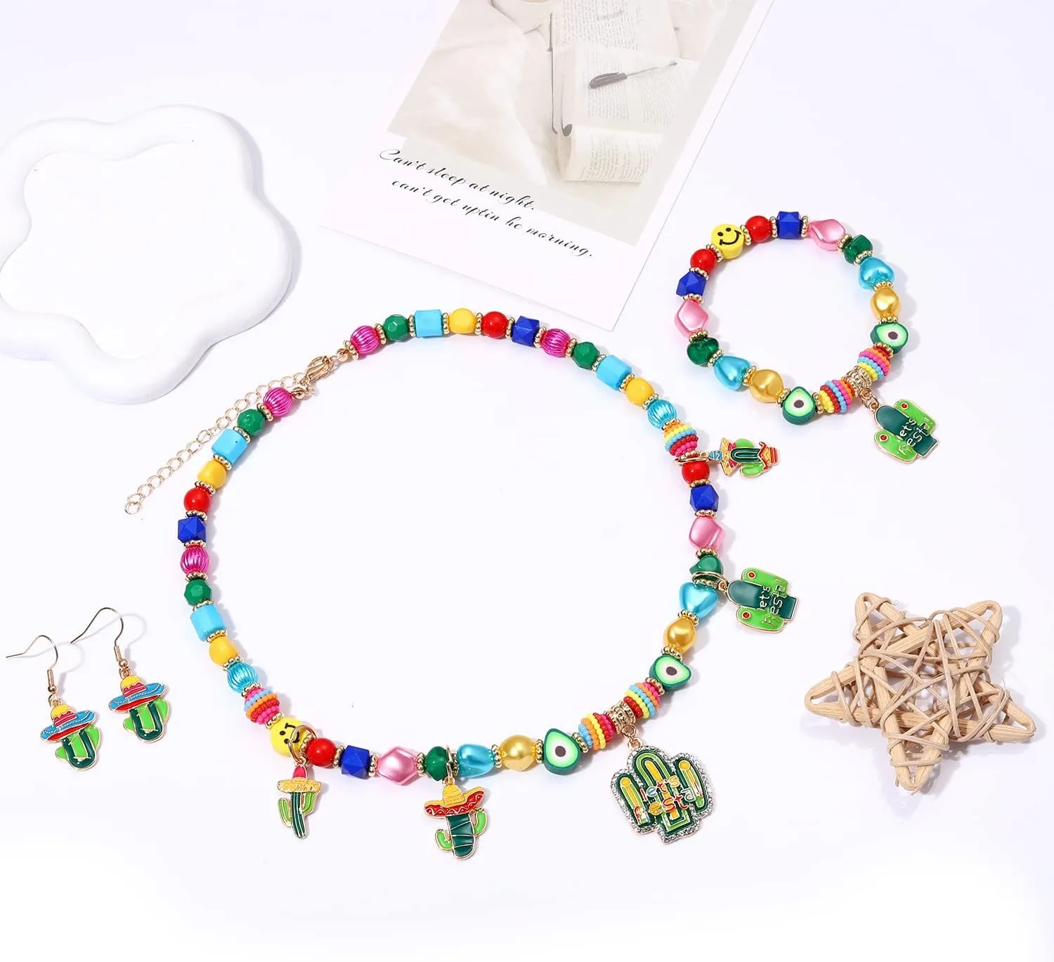 Cinco De Mayo Jewelry Set for Women Beaded Mexican Fiesta Necklace Bracelet Earrings Chocker Collar Necklace Fiesta Charm Stretch Bracelets Cactus Sombrero Chili Pepper Dangle Earrings Carnival Gift