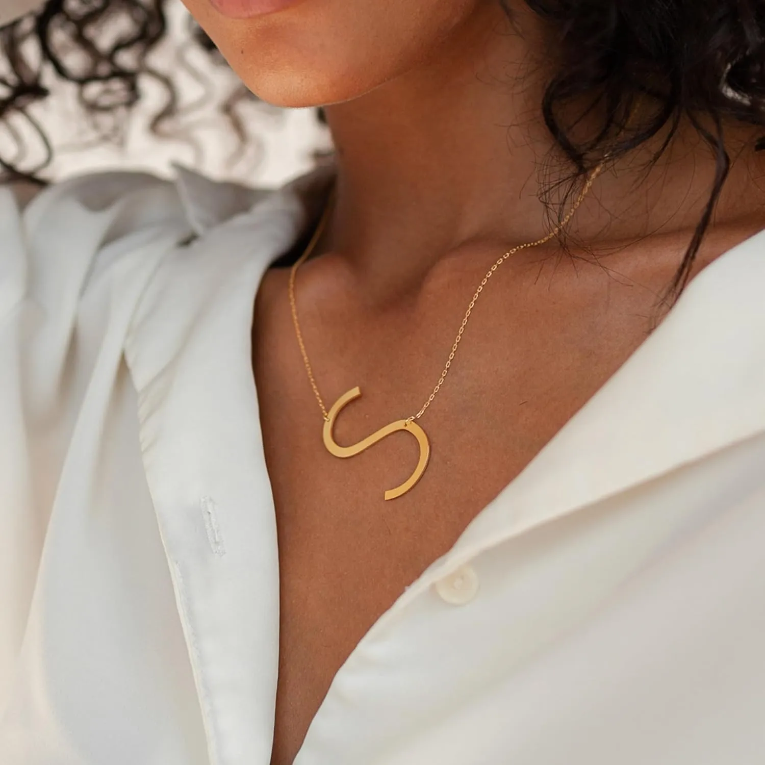 Gold Initial Necklaces for Women 14K Gold Plated Dainty Sideways Letter Necklace Trendy Personalized Monogram Name A-Z Pendant Choker Necklace Gold Jewelry for Women Gifts