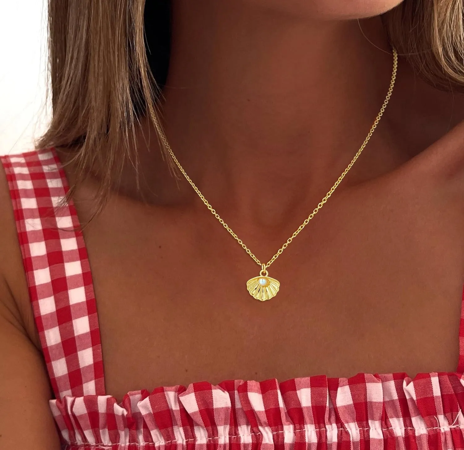 Gold Necklace for Women Trendy, 14k Gold Conch Shell Starfish Pendant Necklace Dainty Pearl Necklace for Women Charm Necklaces Summer Beach Jewelry Gifts for Woman