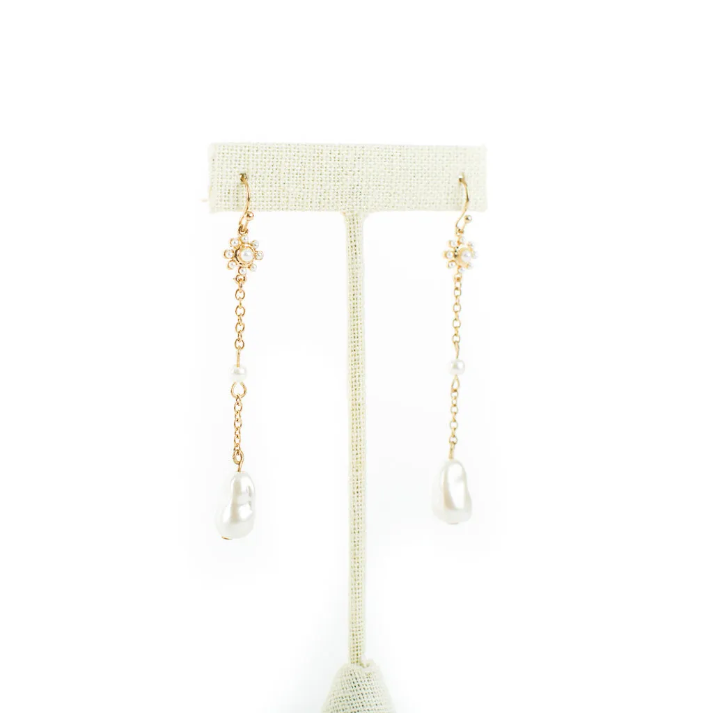 Lou Pearl Dangle Earring