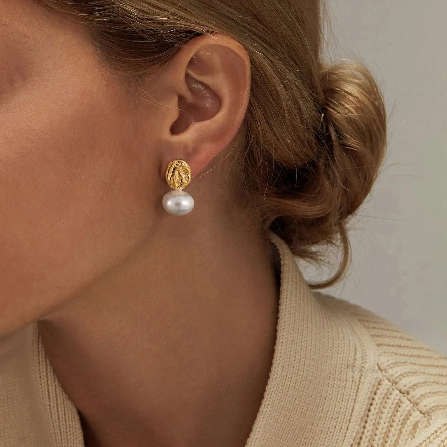 Pearl Earrings for Women Trendy, Dainty Gold Pearl Drop Earrings for Women 14k Gold/Silver Plated Small Pearl Dangle Earrings Cute CZ Gold Pearl Stud Earrings Gold Jewelry Wedding Earrings for Brides