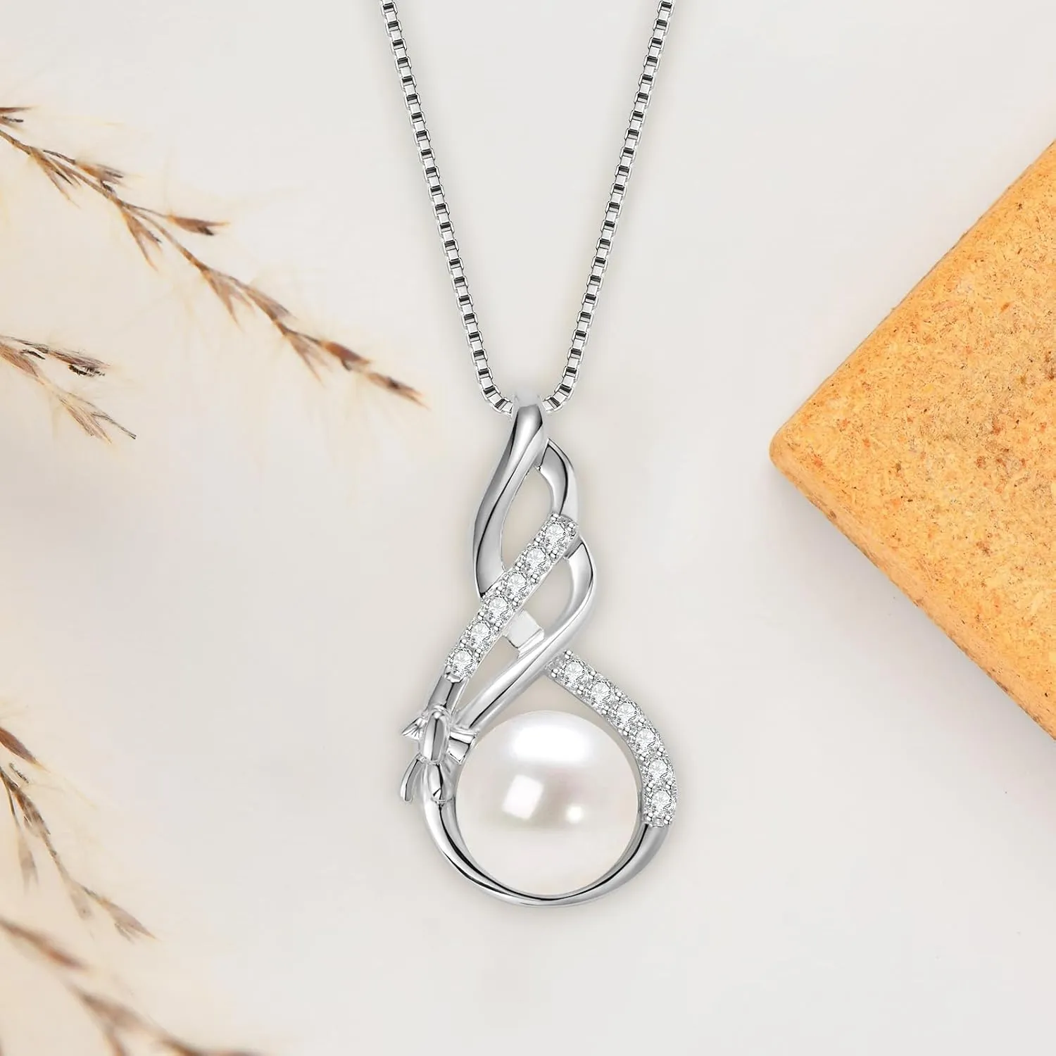 Pearl Necklaces for Women, Sterling Silver Freshwater White Pearl Pendant Necklace with Moissanite Pearl Jewelry Gifts for Wife Mom