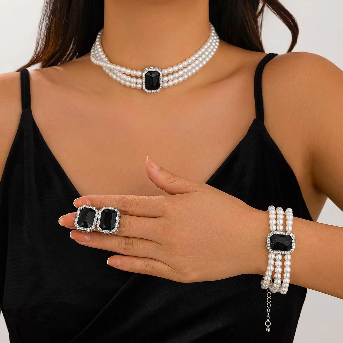 Pearls Layered Choker Necklaces Multilayer Faux Pearl Bracelet Crystal Earrings Jewelry Set 1920s Choker Necklace Bridal Wedding Party Jewelry