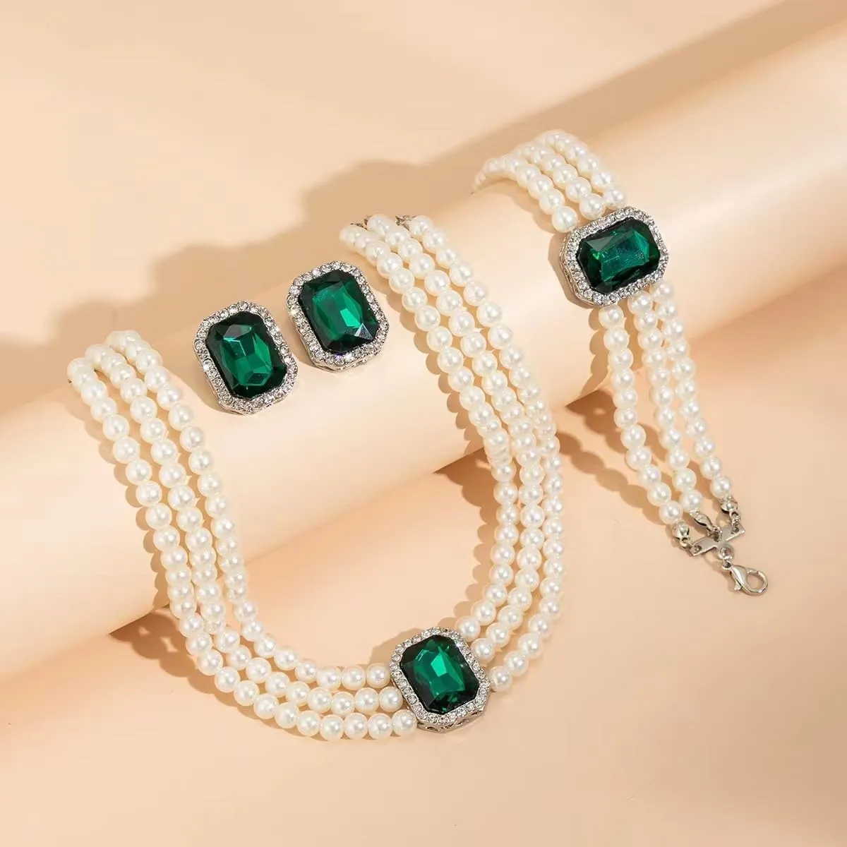 Pearls Layered Choker Necklaces Multilayer Faux Pearl Bracelet Crystal Earrings Jewelry Set 1920s Choker Necklace Bridal Wedding Party Jewelry