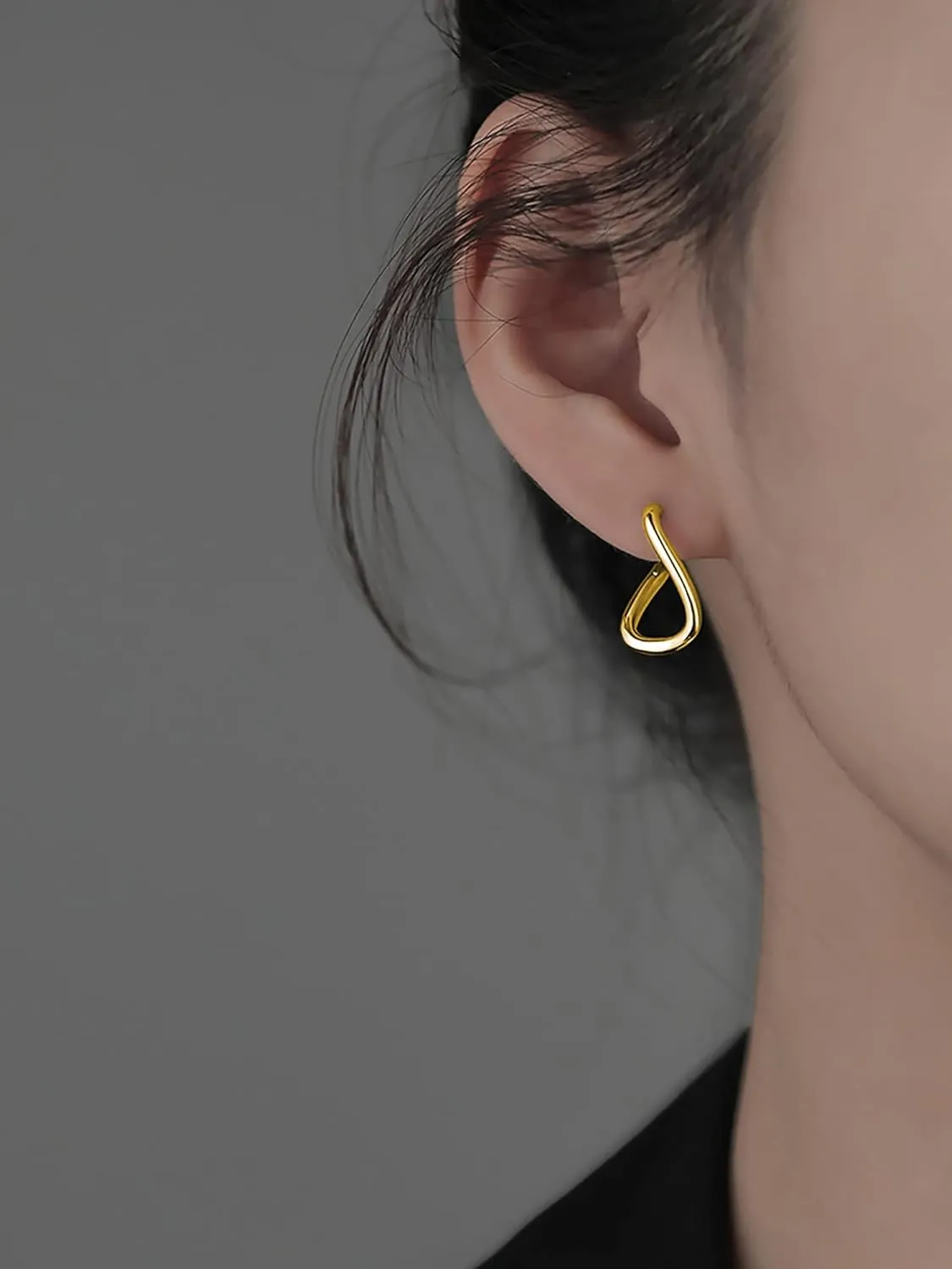 Reffeer 925 Sterling Silver Curved Hoop Earrings for Women Teens Minimalist Square Hoop Earrings Twisted Hoop Earrings