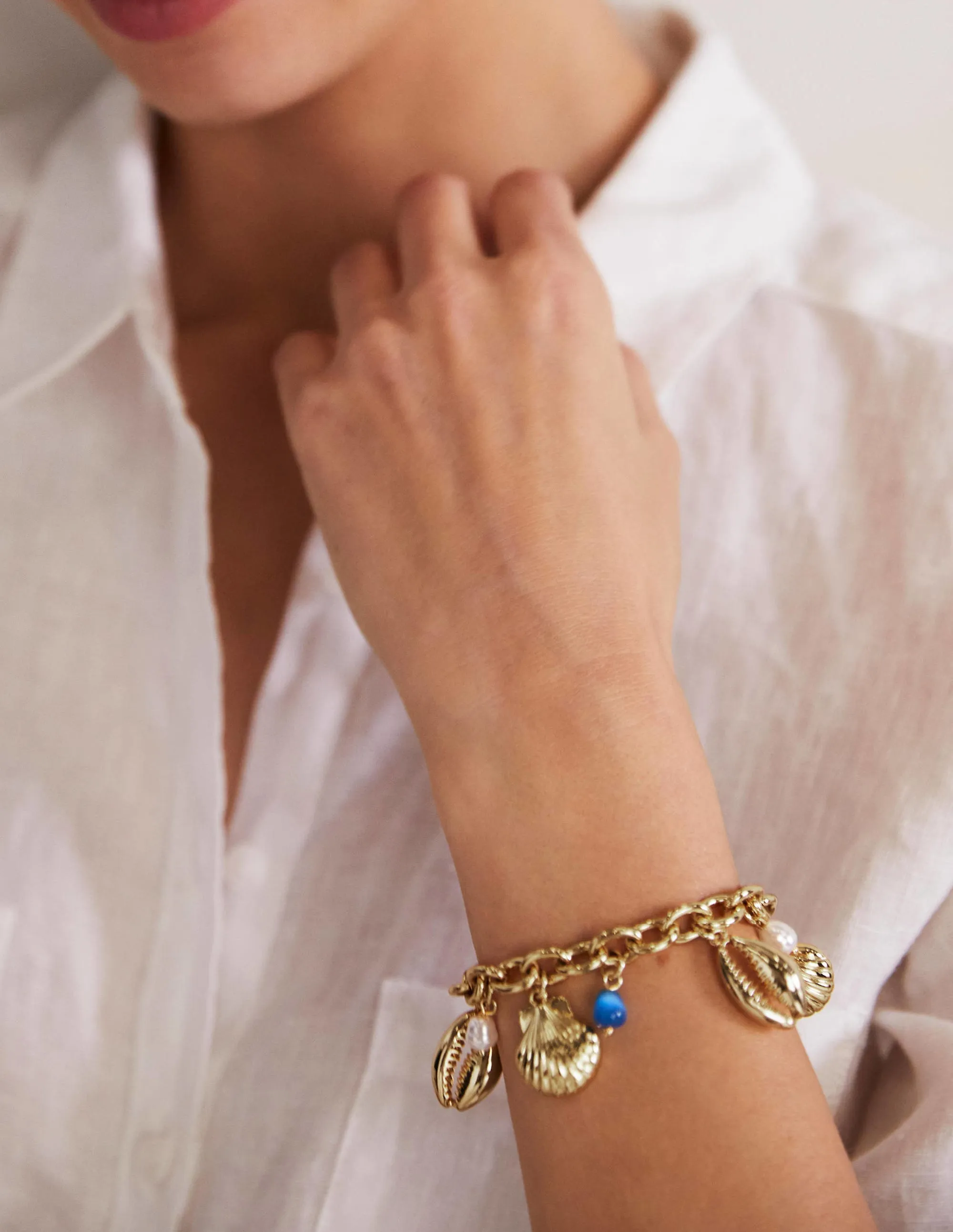 Shell Charm Bracelet-Gold