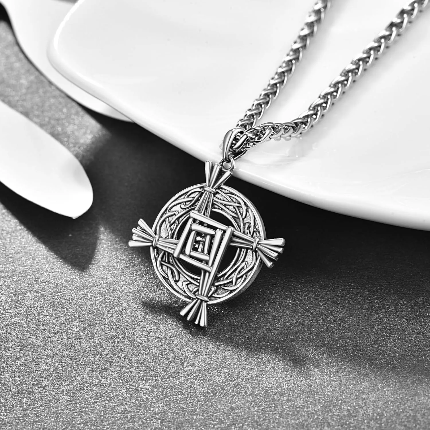 St Brigid's Cross Saint Bridget Necklace Traditional Irish Celtic Cross Pendant Amulet Christian Pagan Religious Jewellery Woman Men Gift